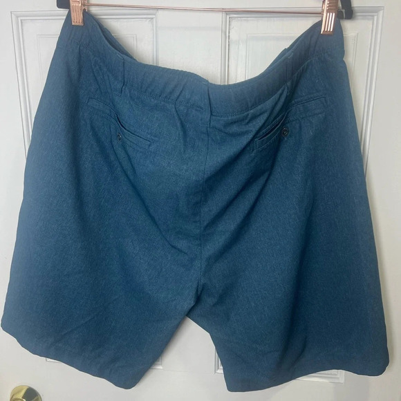 Men’s Swiss tech golf or active shorts size 44 in excellent condition​ - Picture 4 of 4